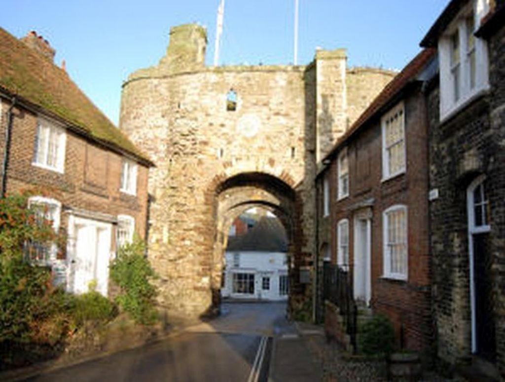 Woodpeckers Cottage B&B Pett Esterno foto