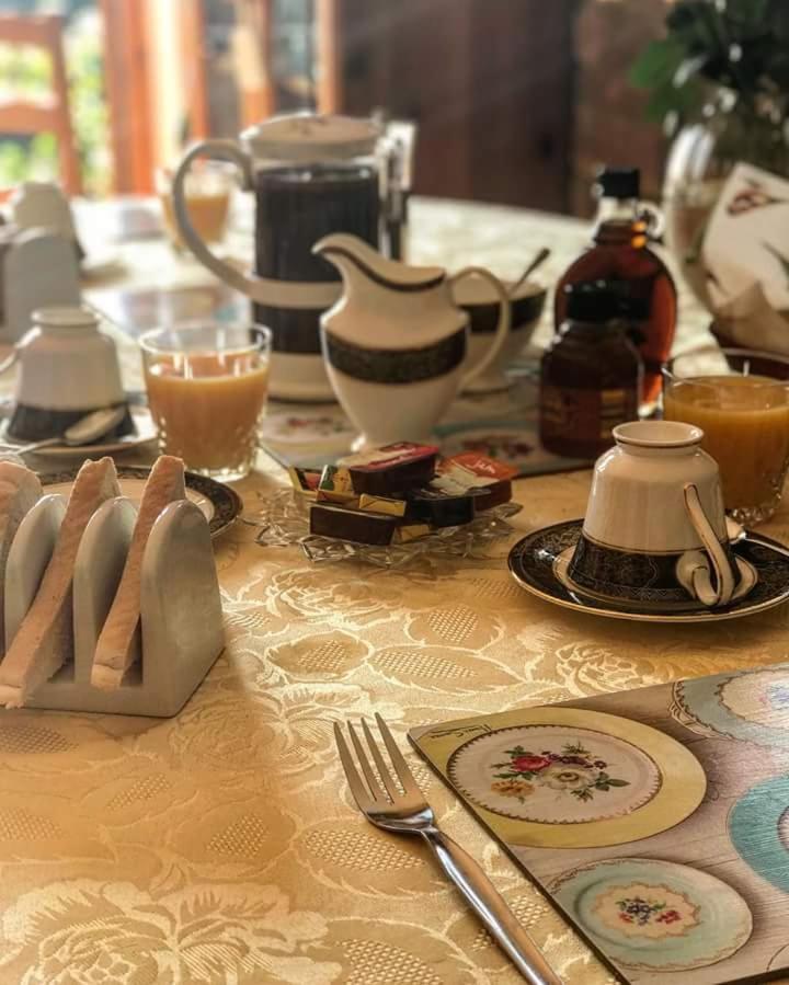 Woodpeckers Cottage B&B Pett Esterno foto